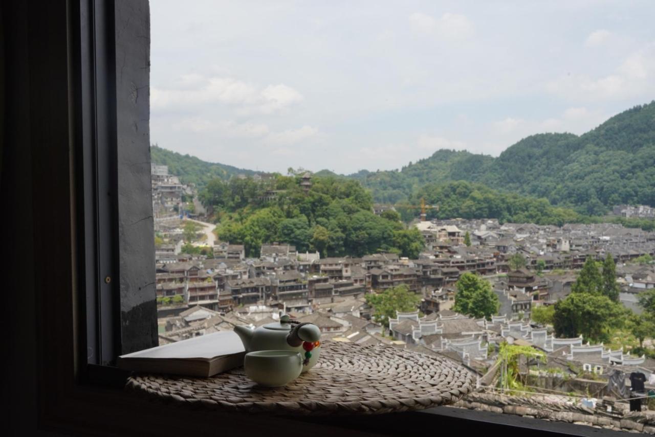 Yun 起 Iju 庭院 观 Jing 民宿 Hotell Fenghuang Exteriör bild